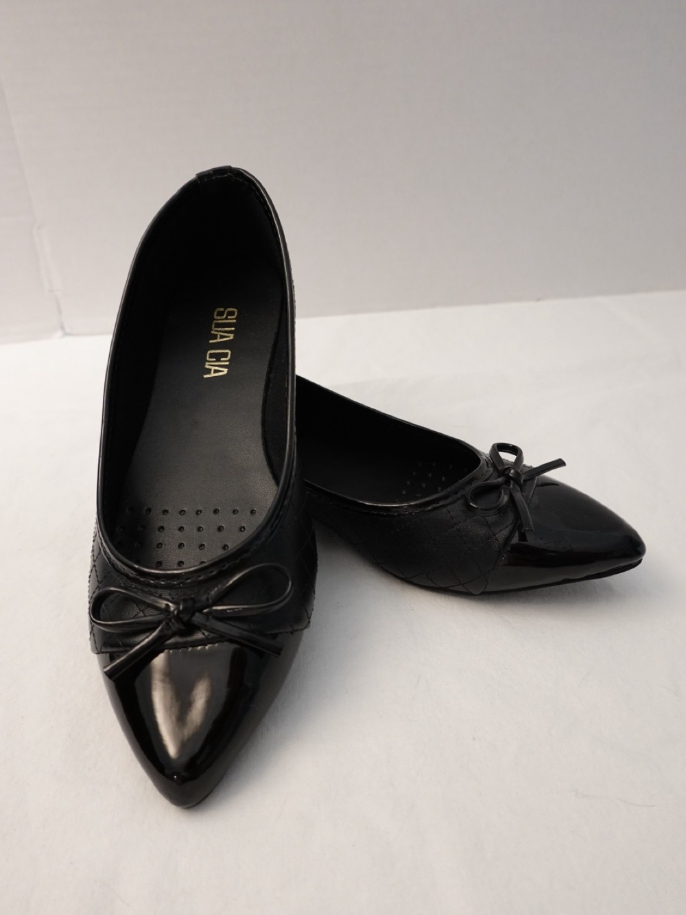 Black Pointed-Toe Bow Ballet Flats